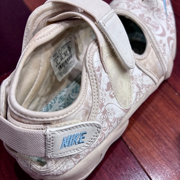 Rare Vintage Split Toe Nikes - Picture 6 of 6